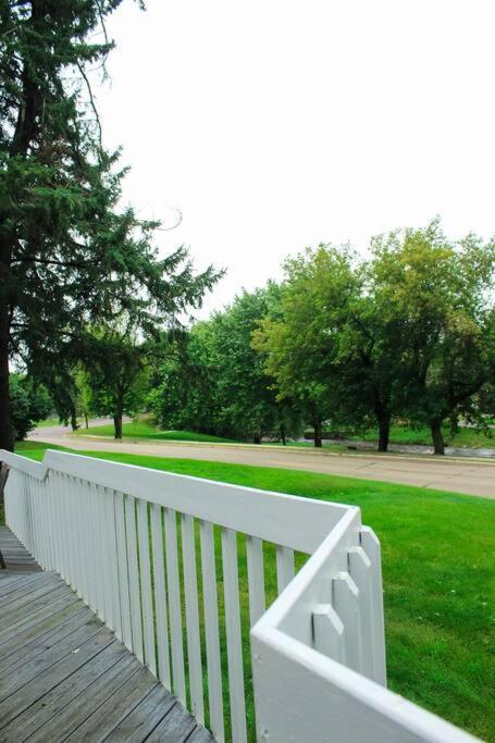 Dartt'S Park Flat Appartement Owatonna Buitenkant foto